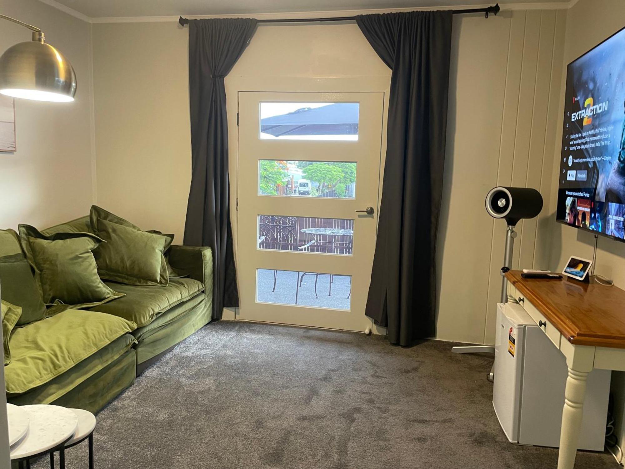 Cypress Bnb Hervey Bay Exterior photo